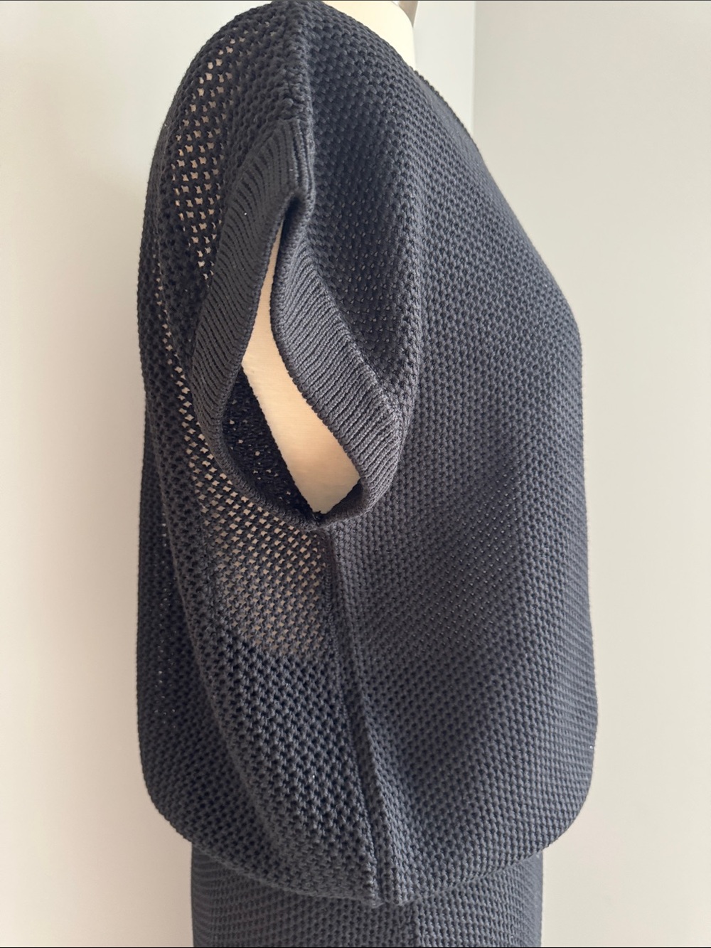 ALALA NWT Tropez Knit Cap Sleeve Sweater Top - Black, Size L - Picture 5 of 9